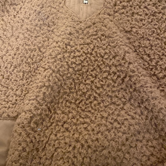 Abercrombie & Fitch Soft A&F Sherpa. Size XS. - Picture 4 of 4